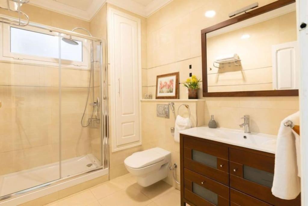 Sleeps 6 Fast Wi-fi 2 Bathrooms Appartamento *