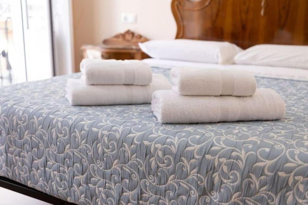 Sleeps 6 Fast Wi-fi 2 Bathrooms Appartamento Valenza